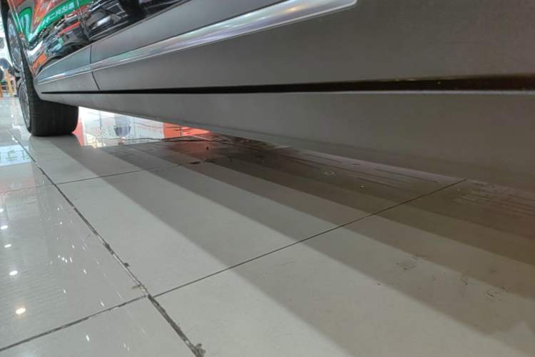 Used Chery Fengyun T11 2026 Model 220 All-Wheel Drive Family Fun Edition Left Side Sill