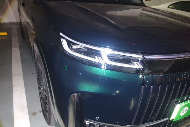 Used Chery Fengyun T11 2026 Model 220 All-Wheel Drive Family Fun Edition Right Front Headlight