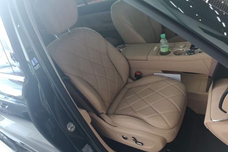 Used Chery Fengyun T11 2026 Model 220 Rear-Drive Dual IMAX Theater Edition Right Front Seat