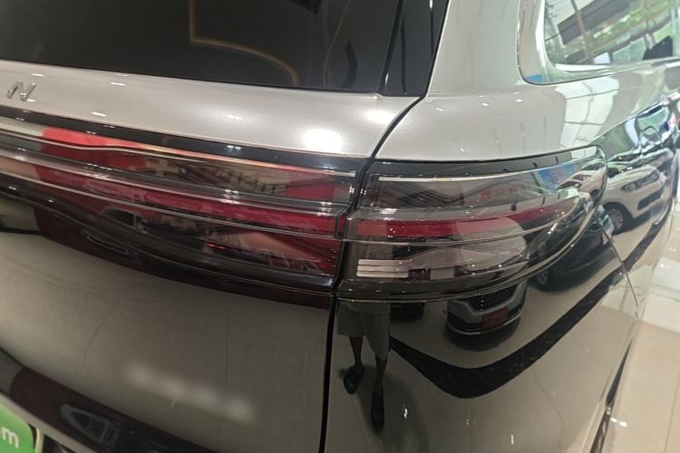Used Chery Fengyun T11 2026 Model 220 All-Wheel Drive Family Fun Edition Right Rear Taillight