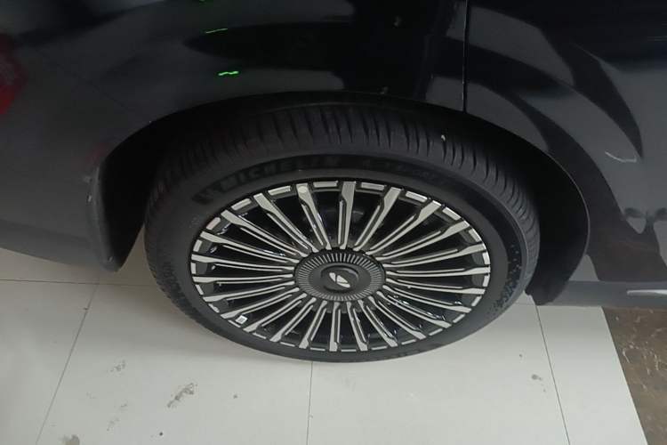 Used Chery Fengyun T11 2026 Model 220 All-Wheel Drive Family Fun Edition Right Rear Wheel Hub