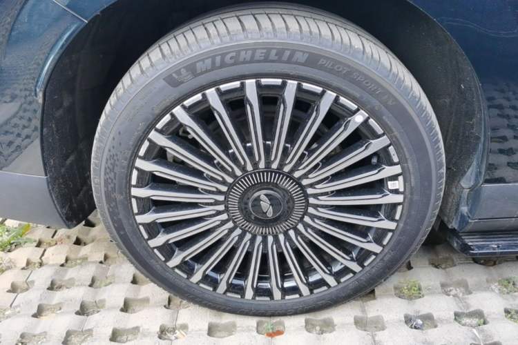 Used Chery Fengyun T11 2026 Model 220 All-Wheel Drive Family Fun Edition Right Rear Wheel Hub