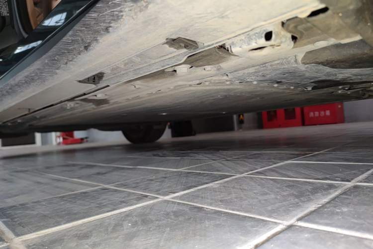 Used Chery Fengyun T11 2026 Model 220 All-Wheel Drive Family Fun Edition Right Side Sill