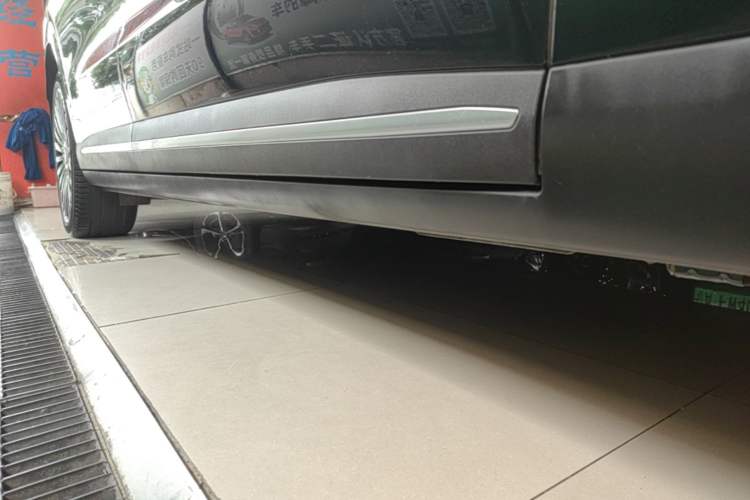 Used Chery Fengyun T11 2026 Model 220 All-Wheel Drive Family Fun Edition Right Side Sill