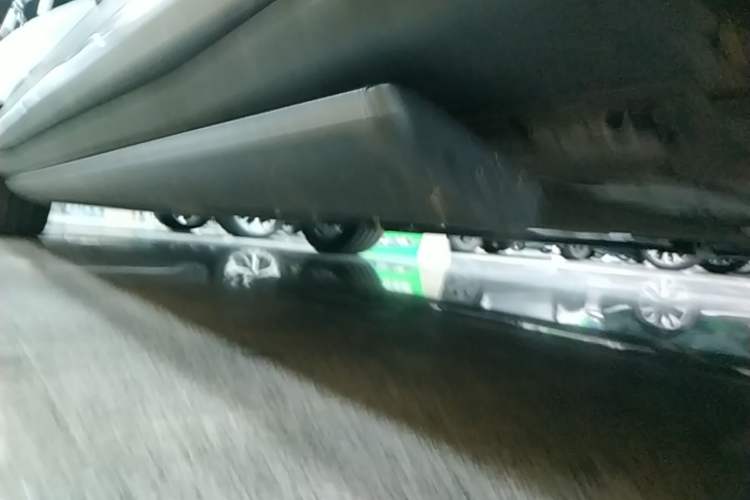 Used Chery Fengyun T11 2026 Model 220 All-Wheel Drive Family Fun Edition Right Side Sill