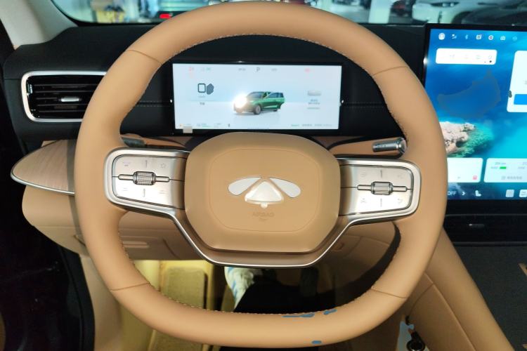 Used Chery Fengyun T11 2026 Model 220 All-Wheel Drive Dual IMAX Theater Edition Steering Wheel