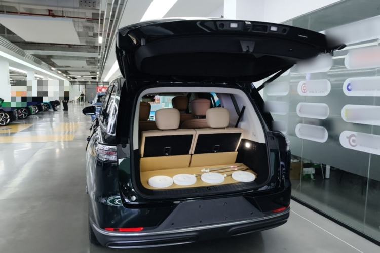 Used Chery Fengyun T11 2026 Model 220 All-Wheel Drive Dual IMAX Theater Edition Trunk