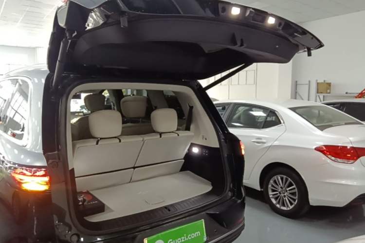Used Chery Fengyun T11 2026 Model 220 All-Wheel Drive Family Fun Edition Trunk