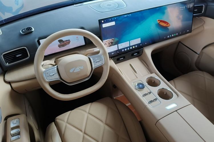Used Chery Fengyun T11 2026 Model 220 All-Wheel Drive Family Fun Edition Center Console