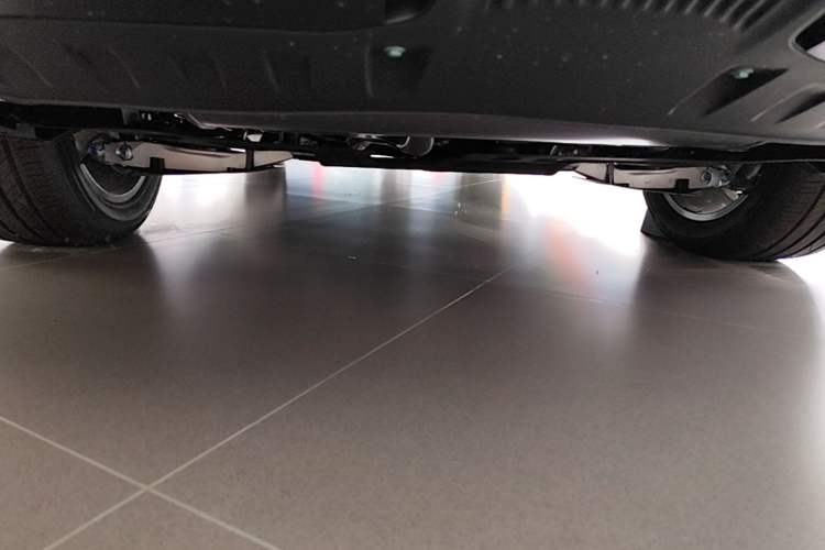 Used Chery Fengyun T11 2026 Model 220 Rear-Drive Dual IMAX Theater Edition Chassis Rear