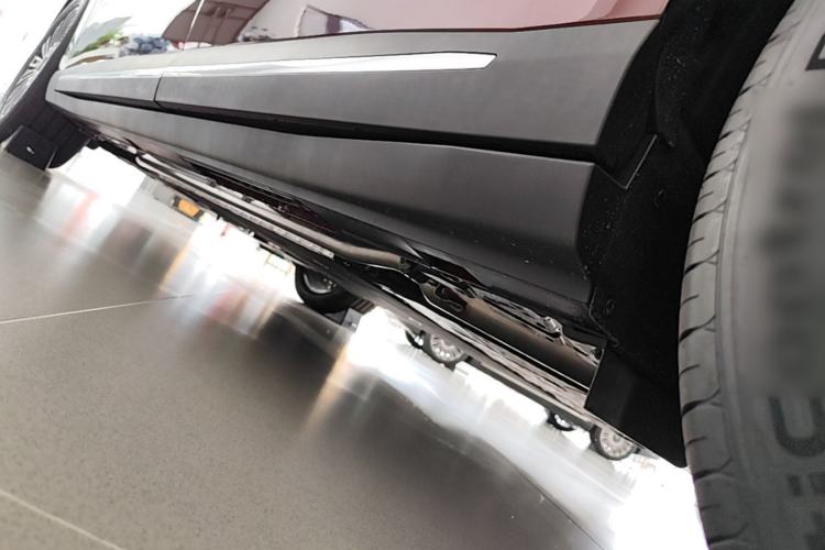 Used Chery Fengyun T11 2026 Model 220 Rear-Drive Dual IMAX Theater Edition Chassis Rear Left