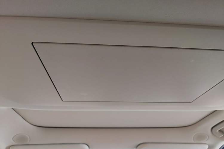 Used Chery Fengyun T11 2026 Model 220 Rear-Drive Dual IMAX Theater Edition Headliner