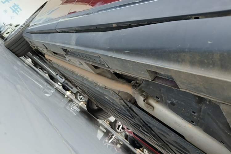 Used Chery Fengyun T11 2026 Model 220 All-Wheel Drive Family Fun Edition Left Side Sill