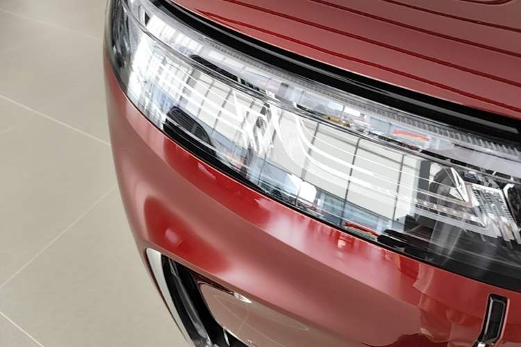 Used Chery Fengyun T11 2026 Model 220 Rear-Drive Dual IMAX Theater Edition Right Front Headlight