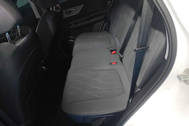 Used Chery Fengyun T8 2025 1.5T 130 km Comfort Edition 5-Seater Interior 4