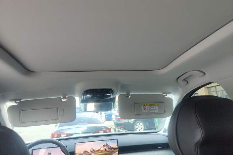 Used Chery Fengyun T9 2024 120 Long-Range Standard Version 5 Seats Lithium-NMC Battery Headliner