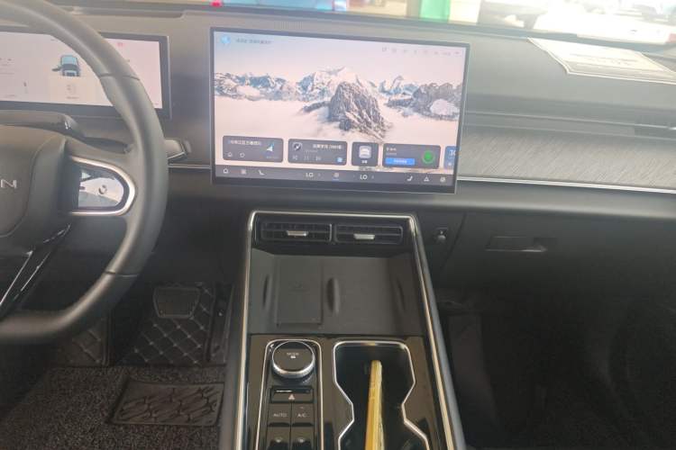 Used Chery Fengyun T9 2024 120 Long-Range Flagship Version 7 Seats Ternary Lithium Audio And AC Panel