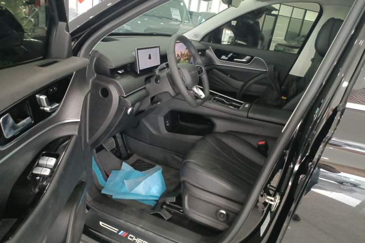 Used Chery Fengyun T9 2024 120 Long-Range Flagship Version 7 Seats Ternary Lithium Driver Seat
