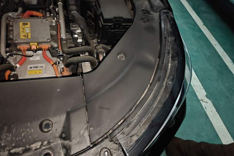 Used Chery Fengyun T9 2024 120 Long-Range Comfort Version 7-Seater Lithium-Ion Battery Engine Bay Left