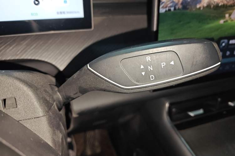 Used Chery Fengyun T9 2024 120 Long-Range Comfort Version 7-Seater Lithium-Ion Battery Gear Lever