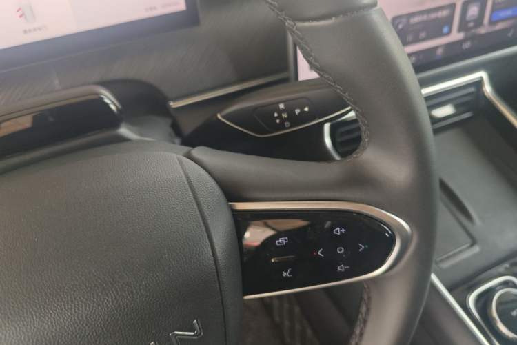 Used Chery Fengyun T9 2024 120 Long-Range Flagship Version 7 Seats Ternary Lithium Gear Lever