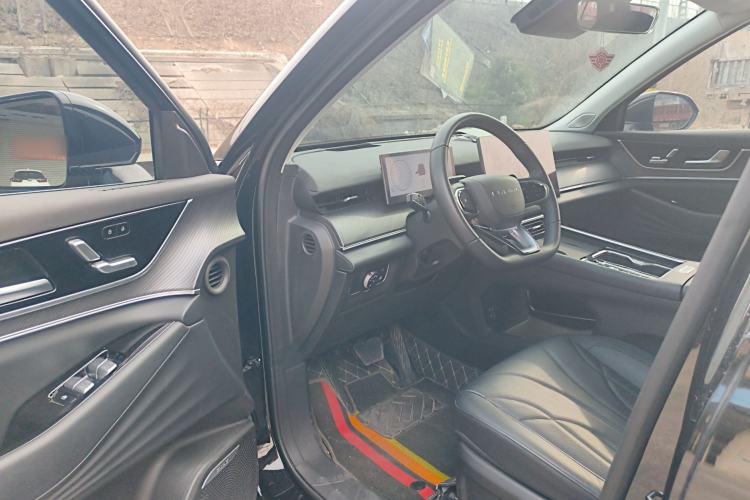 Used Chery Fengyun T9 2024 120 Long-Range Flagship Version 7 Seats Ternary Lithium Interior 3