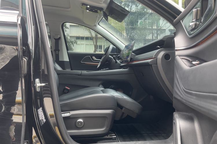 Used Chery Fengyun T9 2024 120 Long-Range Luxury Version 5 Seats Ternary Lithium Interior 5