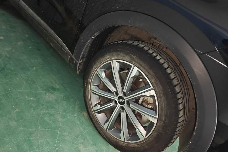 Used Chery Fengyun T9 2024 120 Long-Range Comfort Version 7-Seater Lithium-Ion Battery Right Front Wheel Hub