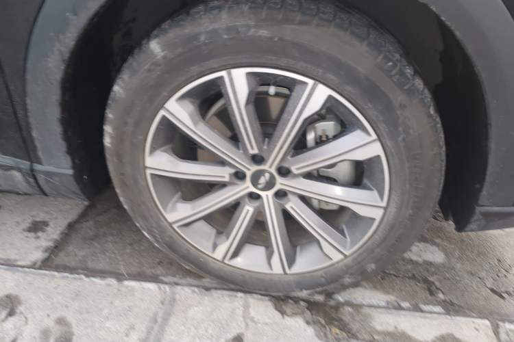 Used Chery Fengyun T9 2024 120 Long-Range Comfort Version 5 Seats Lithium Iron Phosphate Right Front Wheel Hub