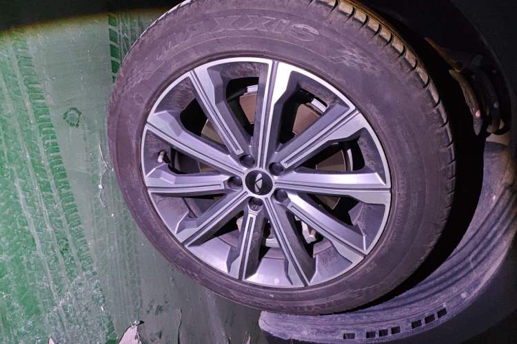 Used Chery Fengyun T9 2024 120 Long-Range Comfort Version 5-Seater with Ternary Lithium Battery Right Front Wheel Hub