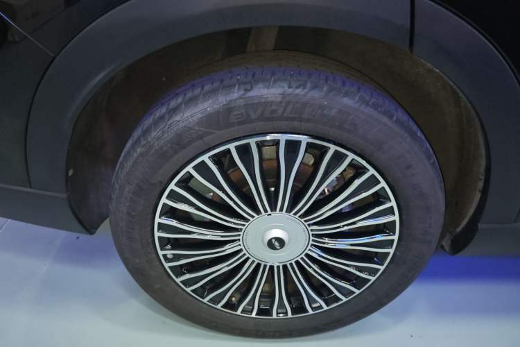 Used Chery Fengyun T9 2024 120 Long-Range Flagship Version 7 Seats Ternary Lithium Right Rear Wheel Hub