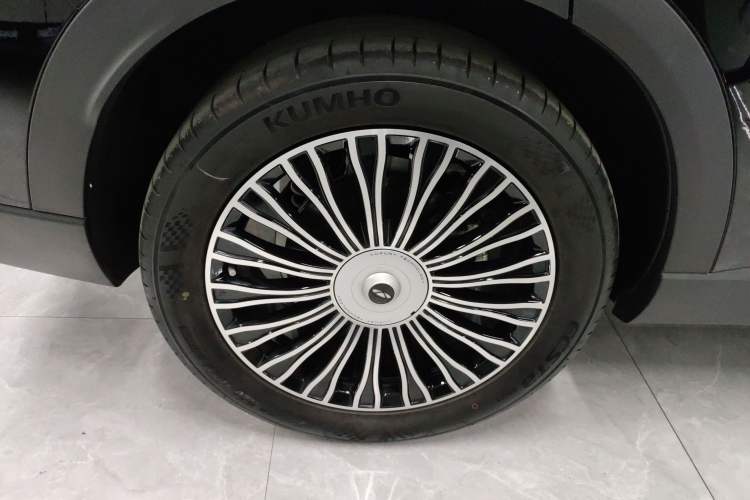 Used Chery Fengyun T9 2024 120 Long-Range Luxury Version 5 Seats Lithium Iron Phosphate Right Rear Wheel Hub