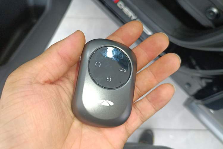Used Chery Fengyun T9 2024 120 Long-Range Flagship Version 7 Seats Ternary Lithium Vehicle Key