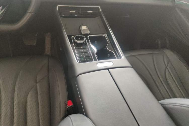 Used Chery Fengyun T9 2024 120 Long-Range Flagship Version 7 Seats Ternary Lithium Gear Lever