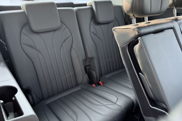 Used Chery Fengyun T9 2024 120 Long-Range Flagship Version 7 Seats Ternary Lithium Interior 4
