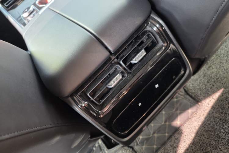 Used Chery Fengyun T9 2024 120 Long-Range Flagship Version 7 Seats Ternary Lithium Interior 5