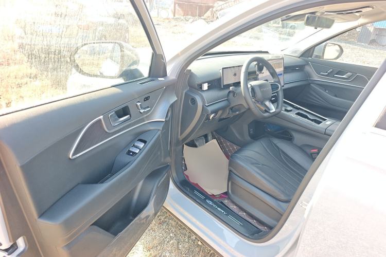 Used Chery Fengyun T9 2024 120 Long-Range Comfort Version 7 Seats Lithium Iron Phosphate Driver Seat