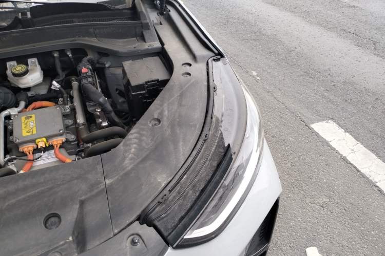 Used Chery Fengyun T9 2024 120 Long-Range Comfort Version 7-Seater Lithium-Ion Battery Engine Bay Left