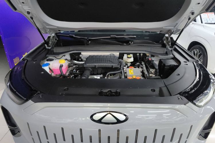 Used Chery Fengyun T9 2024 120 Long-Range Flagship Version 7 Seats Ternary Lithium Engine Bay