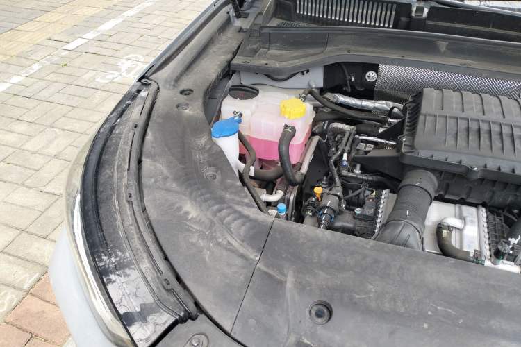 Used Chery Fengyun T9 2024 120 Long-Range Comfort Version 7-Seater Lithium-Ion Battery Engine Bay Right