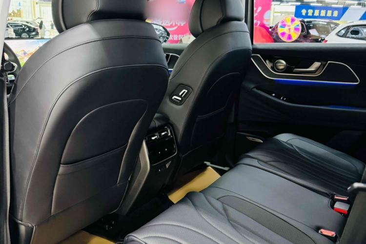 Used Chery Fengyun T9 2024 120 Long-Range Flagship Version 7 Seats Ternary Lithium Interior 5