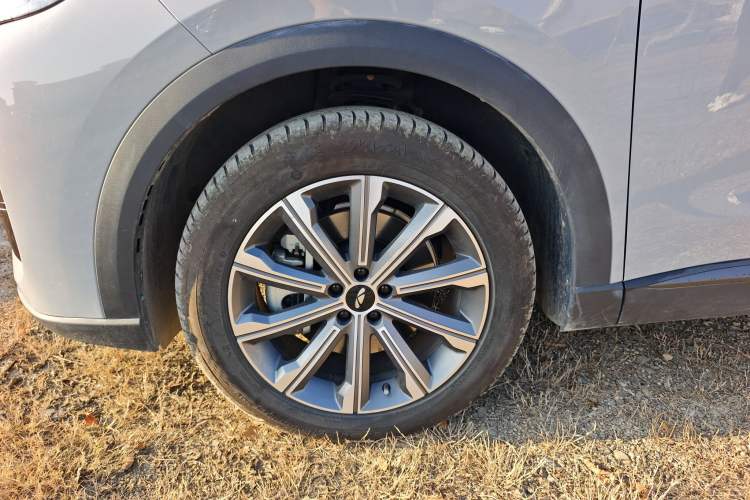 Used Chery Fengyun T9 2024 120 Long-Range Comfort Version 7 Seats Lithium Iron Phosphate Left Front Wheel Hub
