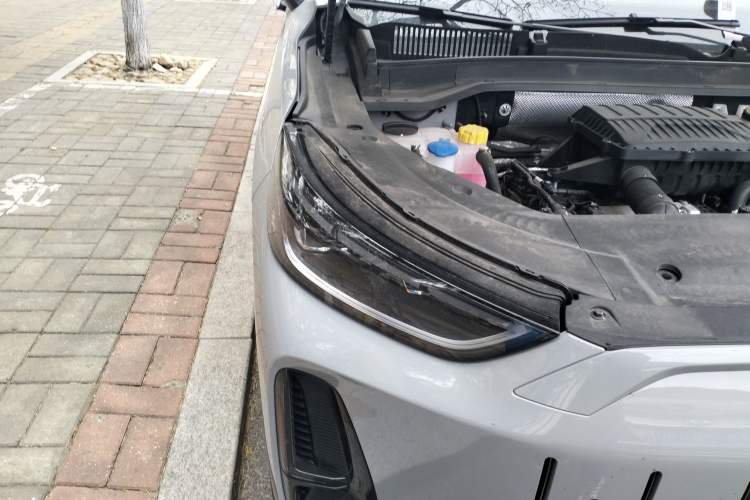 Used Chery Fengyun T9 2024 120 Long-Range Comfort Version 7-Seater Lithium-Ion Battery Right Front Headlight
