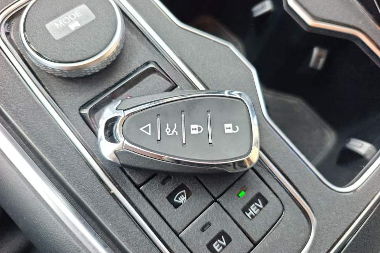 Used Chery Fengyun T9 2024 120 Long-Range Comfort Version 7 Seats Lithium Iron Phosphate Vehicle Key