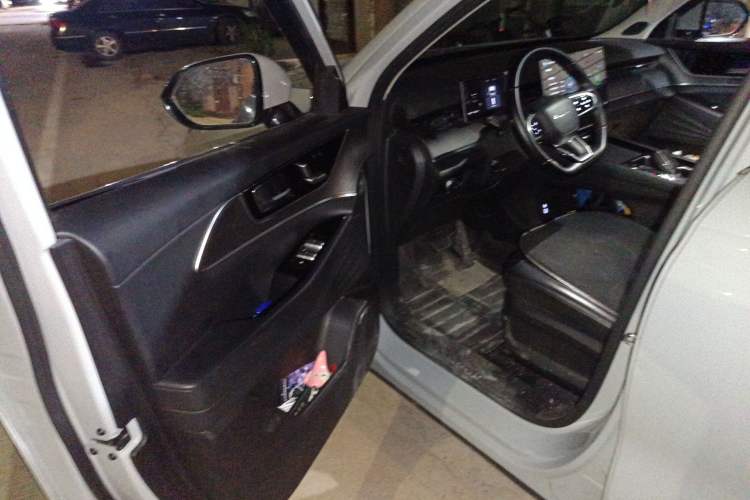 Used Chery Fengyun T9 2024 120 Long-Range Standard Version 5 Seats Lithium-NMC Battery Driver Seat