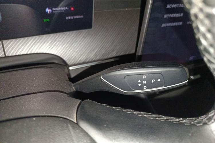 Used Chery Fengyun T9 2024 120 Long-Range Standard Version 5 Seats Lithium-NMC Battery Gear Lever