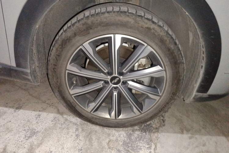 Used Chery Fengyun T9 2024 120 Long-Range Standard Version 5 Seats Lithium-NMC Battery Right Front Wheel Hub