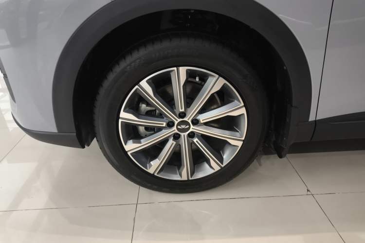 Used Chery Fengyun T9 2024 120 Long-Range Comfort Version 5-Seater with Ternary Lithium Battery Left Front Wheel Hub