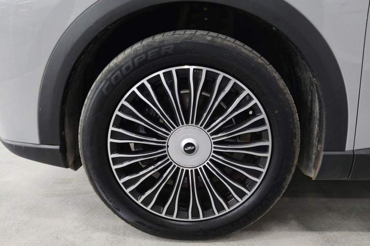 Used Chery Fengyun T9 2024 120 Long-Range Flagship Version 7 Seats Ternary Lithium Left Front Wheel Hub
