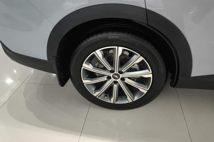 Used Chery Fengyun T9 2024 120 Long-Range Comfort Version 5-Seater with Ternary Lithium Battery Right Rear Wheel Hub